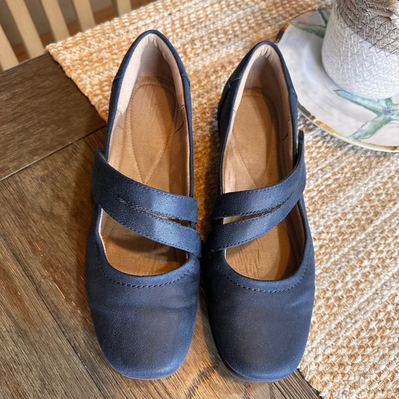 Easy Spirit Shoes - Easy Spirit Aranza Mary Jane Comfort Shoes Adjustable Strap Flats Blue Size 9